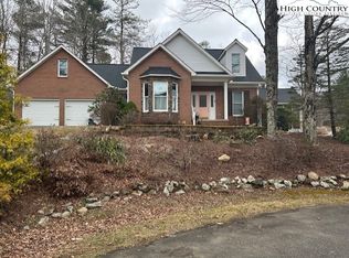 145 Fairway Hills Ct, West Jefferson, NC 28694