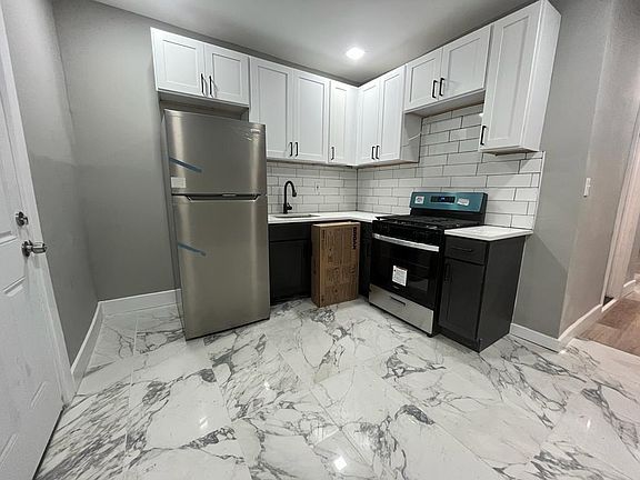 4th image of 109 Virginia Ave Floor 1