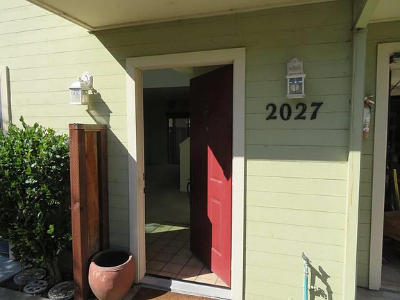 2nd image of 2027 Bobwhite Ln
