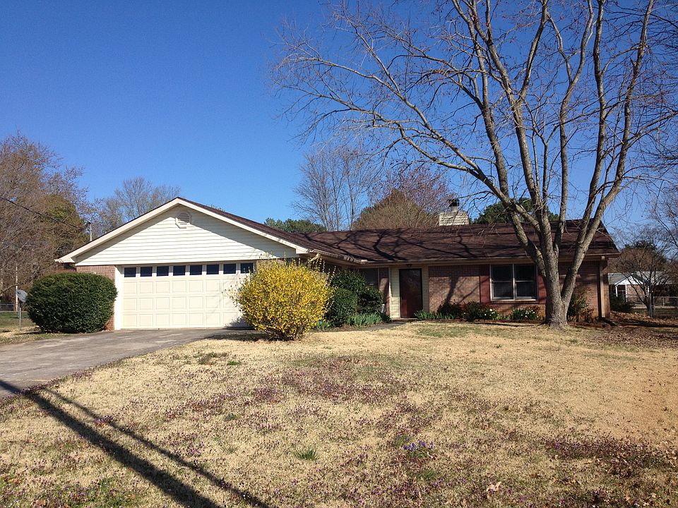 204 Red Oak Pl.