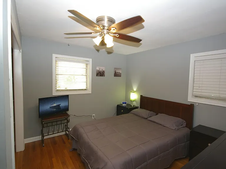 1272 Woodland Ave NE — Photo 16