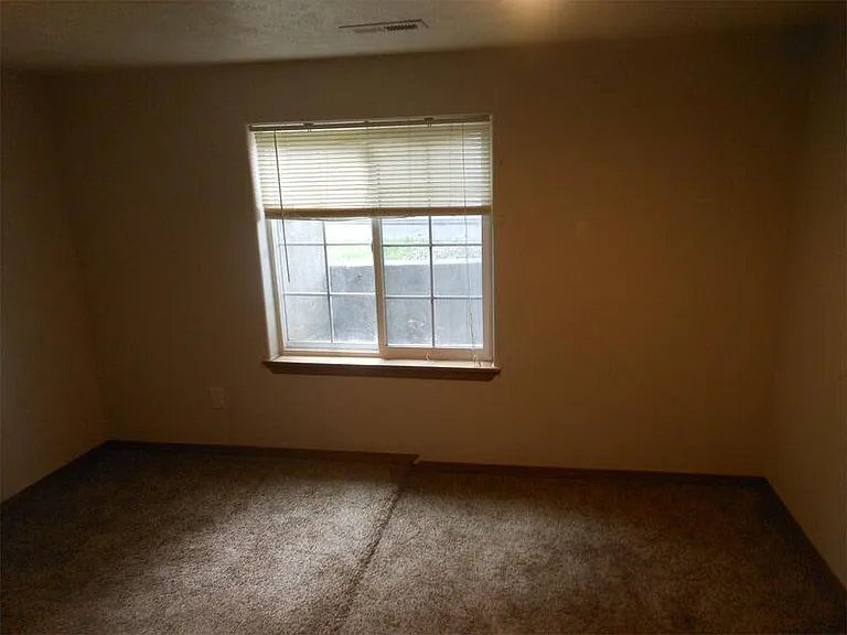 2328 N Wilbur Rd — Photo 9