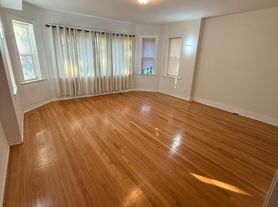 2-8029 S Saint Lawrence Ave