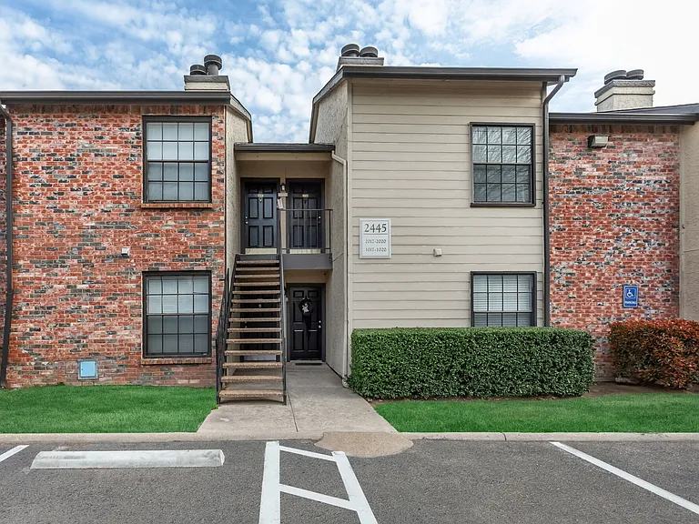 2401 L Don Dodson Dr — Photo 9