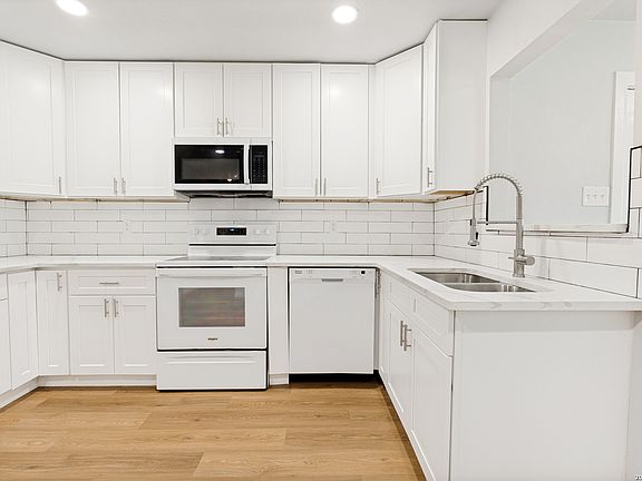 2nd image of 2935 LASSES BLVD