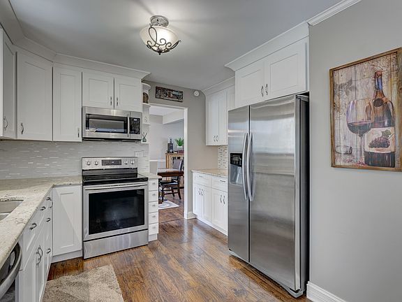 5th image of 65 W King George Ct