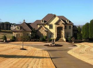 8701 Inlet Dr, Knoxville, TN 37922