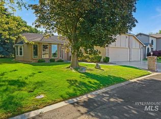 706 N Harvey Ln, Eagle, ID 83616