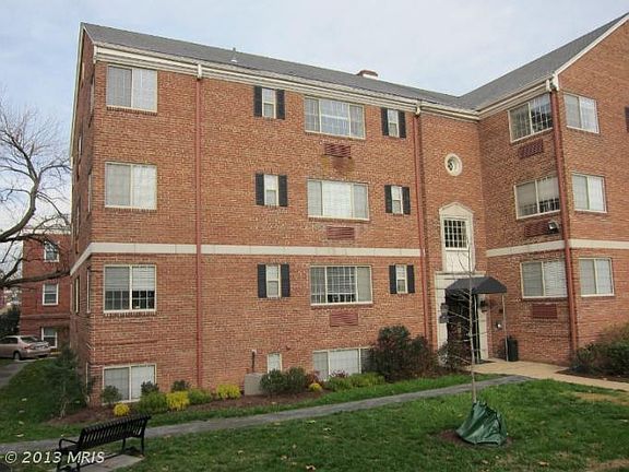 2nd image of 820 S Washington St APT B225