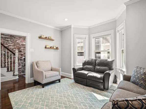 372 Silver St #1, Boston, MA 02127