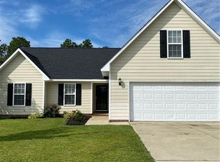 197 Cash Ave, Raeford, NC 28376