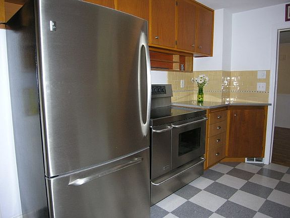 Wonderful kitchen with Caesarstone countertop and 6 burner stove with double oven!