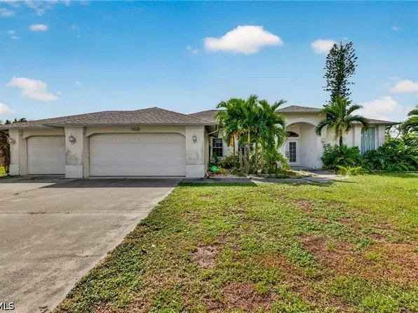 3812 Country Club Blvd, Cape Coral, FL 33904