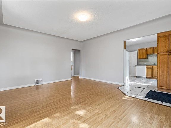 5th image of 11241 84th St NW