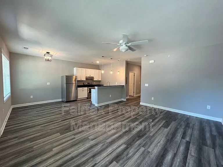 518 Boone St #104 — Photo 6