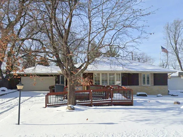 6225 Chowen Ave N, Brooklyn Center, MN 55429