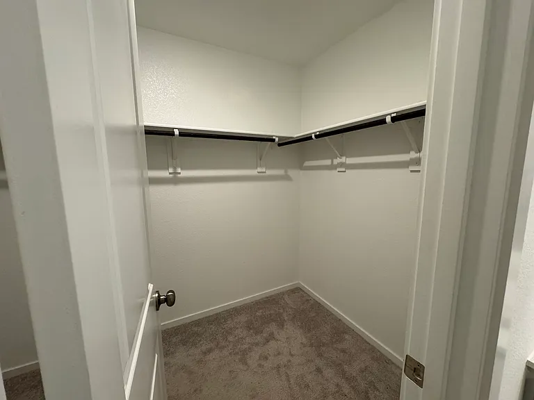 3057 Ashbrook Ln — Photo 6