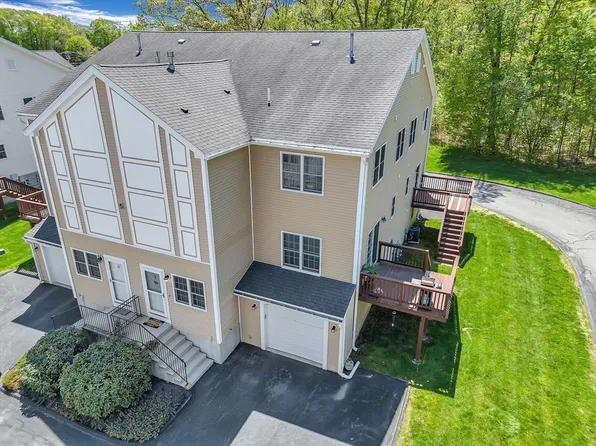 1 Shameem Ln #1, Hudson, MA 01749