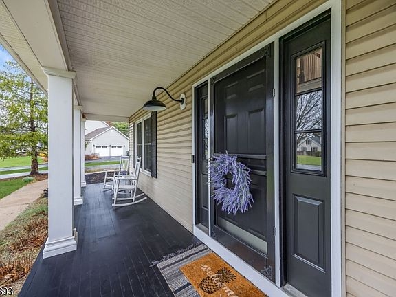 4th image of 8 Governor Rd