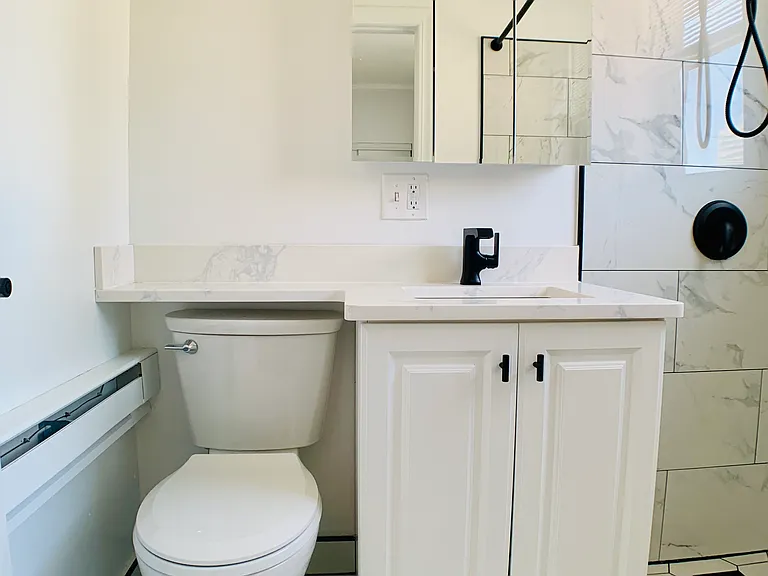 ANGELUS APARTMENTS — Photo 27
