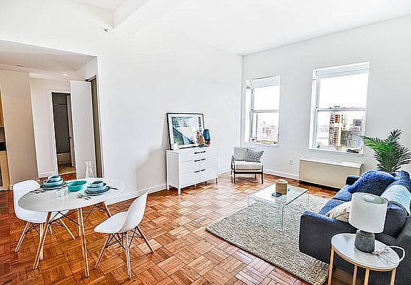 2nd image of 20 Exchange Pl APT 5201