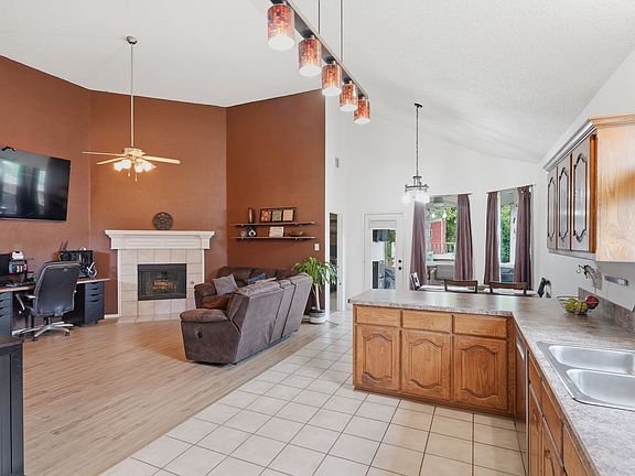5th image of 1953 Rustic Creek Dr