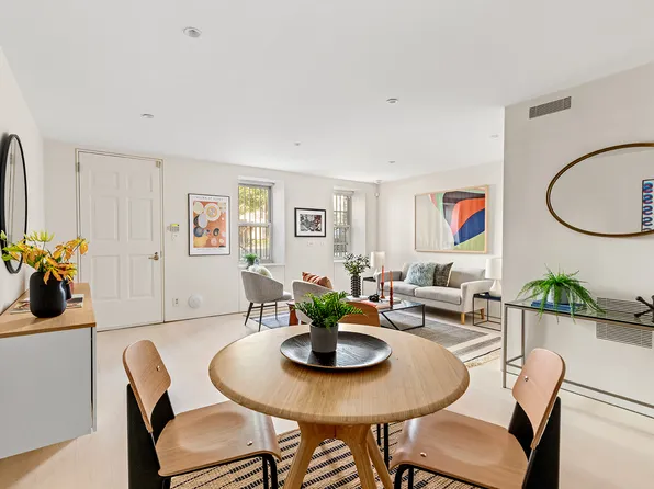 240 East 61st Street image 9 of 24