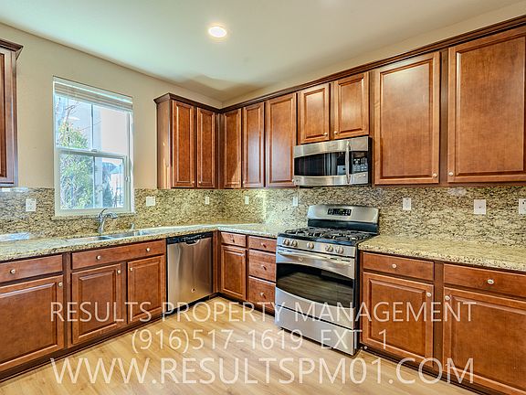 3rd image of 800 Macon Pl