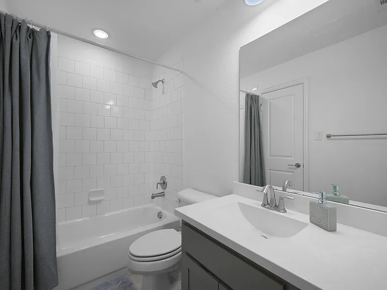 731 Drummond Dr — Photo 31