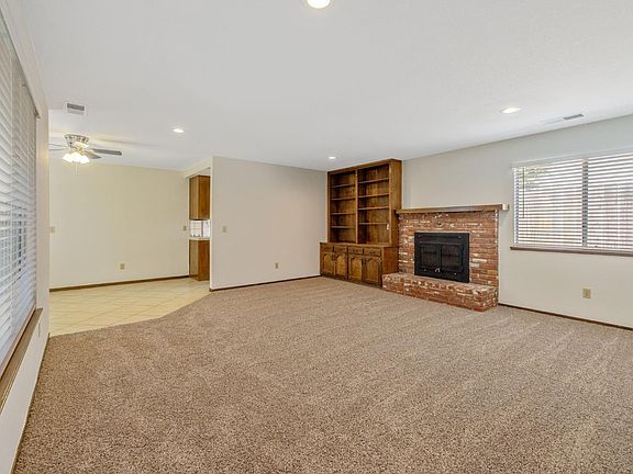 4th image of 2324 E Harvard Ct
