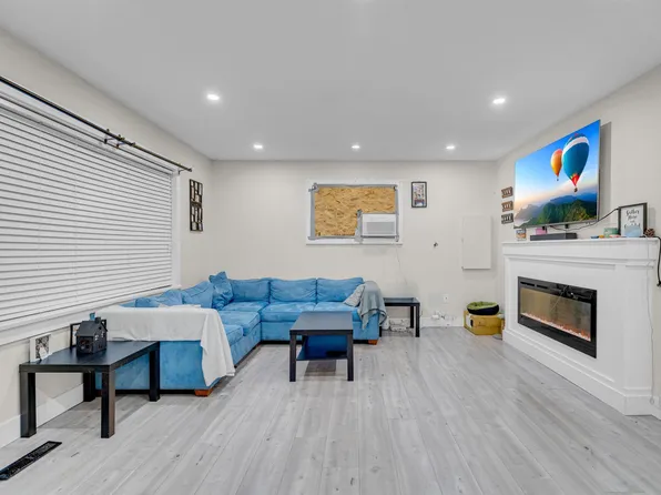 17834 60th Ave, Surrey, BC V3S 1V4