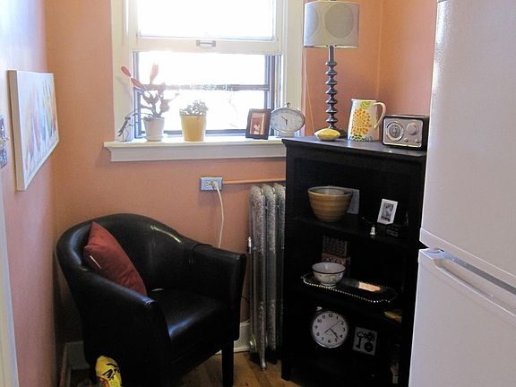 Kitchen Eating Area