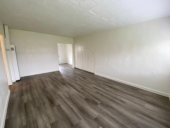 4th image of 288 Ash Ave