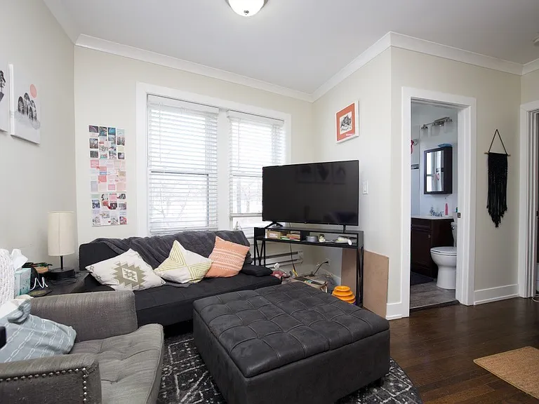 4226 N Clark St #2 — Photo 8