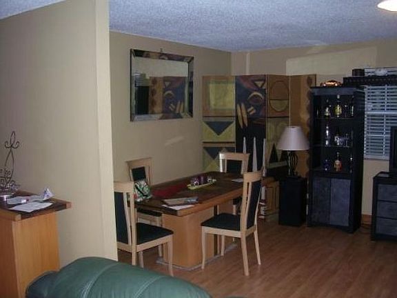 3rd image of 1085 N Lakewood Ave
