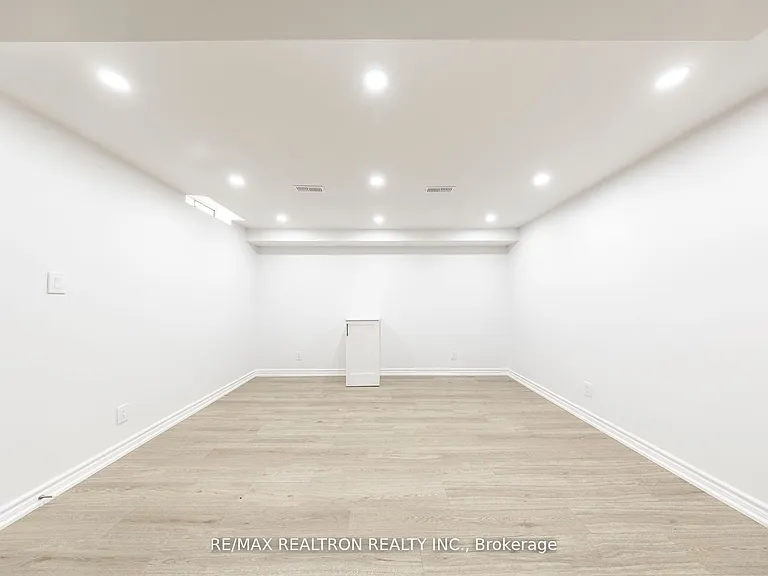 14 Grassmere Ct — Photo 26