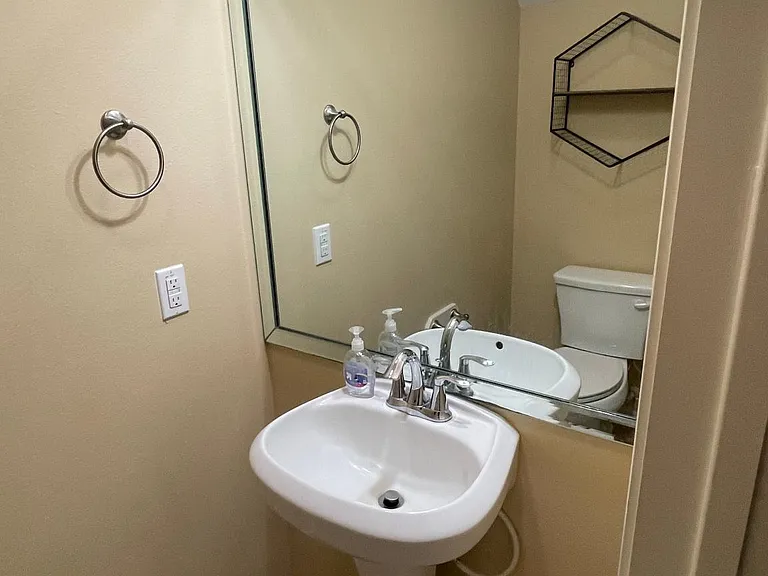 4405 Thunderbird Ave — Photo 10