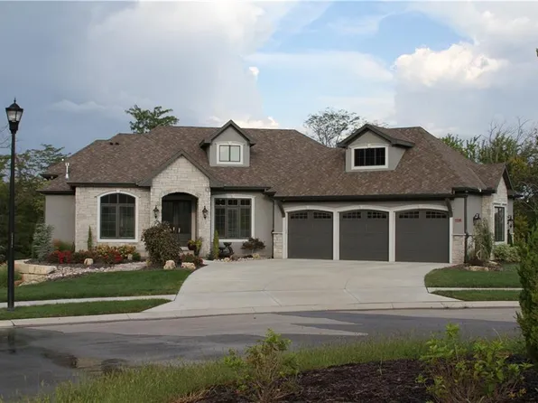 10622 S Bluestem Pkwy, Olathe, KS 66061