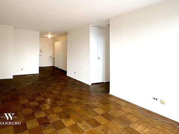 4th image of 301 E 79th St APT 27F