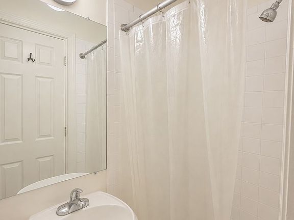 3rd image of 767 Tremont St APT 6