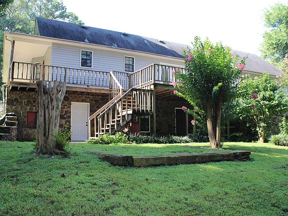 3rd image of 207 Martin Dr