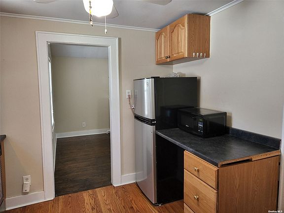 4th image of 2848B Grand Ave