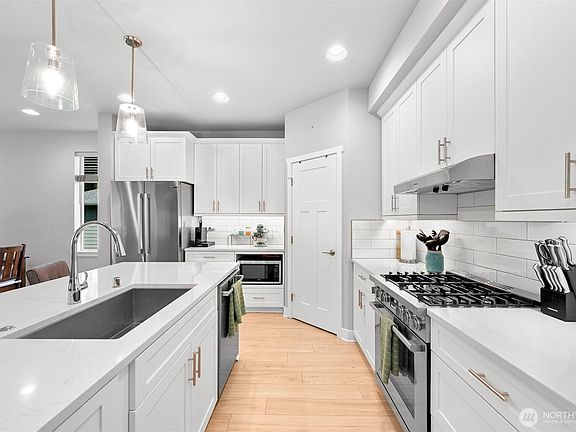 5th image of 8971 Garibaldi Court