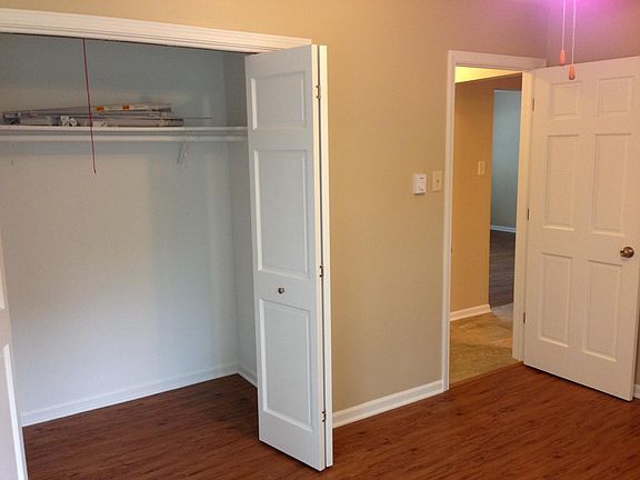 Different view of bedroom