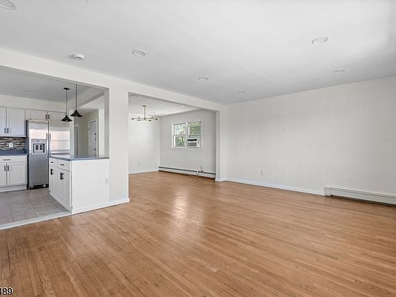 4th image of 1134 Rivington St
