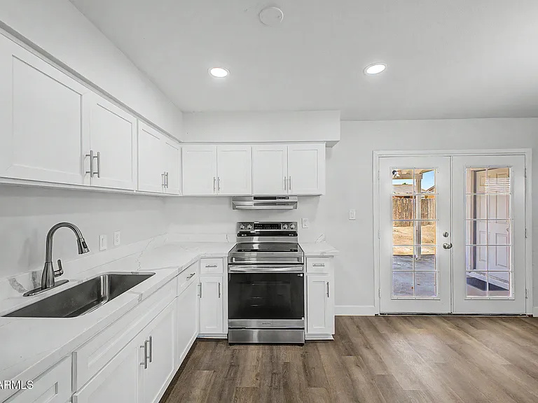 4214 W Lewis Ave — Photo 12