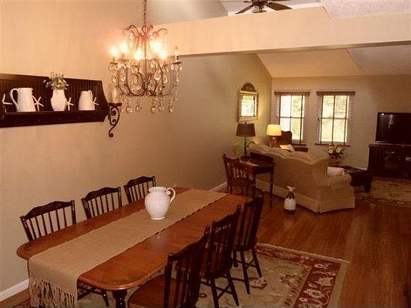 4th image of 309 Patio Dr