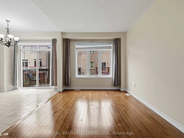 27 McCartney St #MAIN — Photo 7
