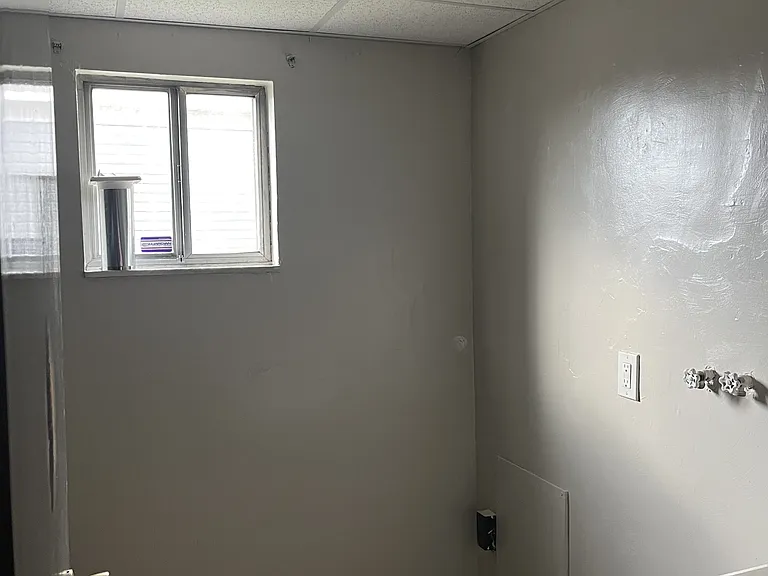 810 11th St #2 — Photo 3