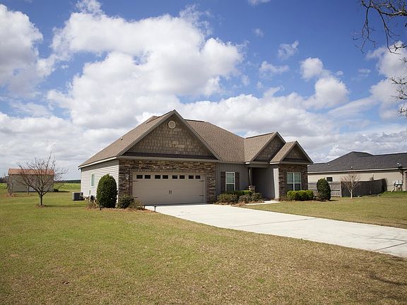 2nd image of 920 Windmill Rd